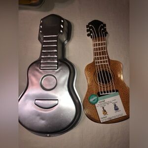 Wilton guitar cake pan